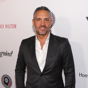 Mauricio Umansky Reveals What Led to Hilton Family Feud 943