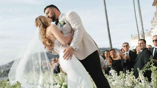 New York Liberty Star Sabrina Ionescu Marries Las Vegas Raiders Center Hroniss Grasu