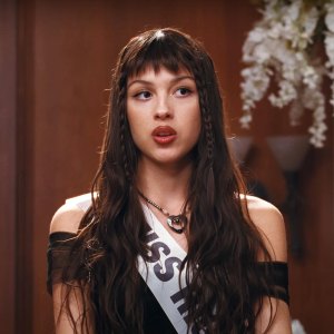 Olivia Rodrigo is a Beauty Pageant Queen on the Edge of a Breakdown in the Obsessed Video