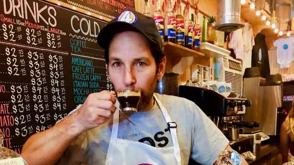 Paul Rudd s Candy Shop Owners Sing His Praises