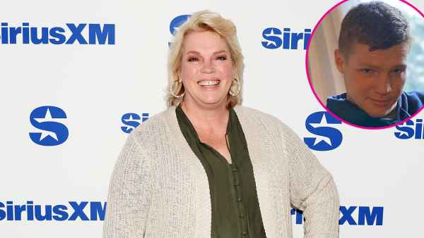 Promo Sister Wives Star Janelle Brown Is Brought to Tears by Generosity From Fans After Son Death