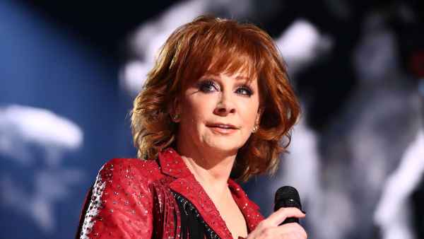 Reba McEntire Honors Late Bandmates on 33rd Anniversary of Fatal Plane Crash