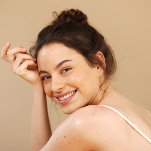 Studio portrait - A woman smiling