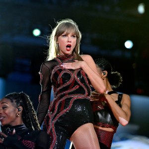 Taylor Swift Drops ‘Look What You Made Me Do (Taylor’s Version)’ Teaser in New England Patriots Doc