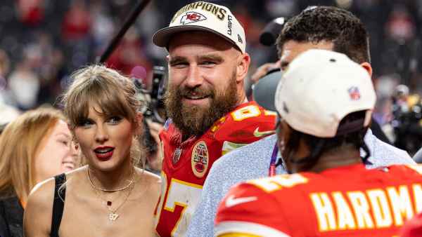 Taylor Swift and Travis Kelce s Workout Date Didn t Force Gym Members Wait Outside for Hours 512