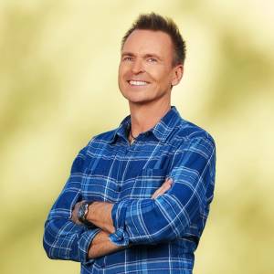 The Amazing Race Host Phil Keoghan Says He Places Dollar Bets on the Winner 609
