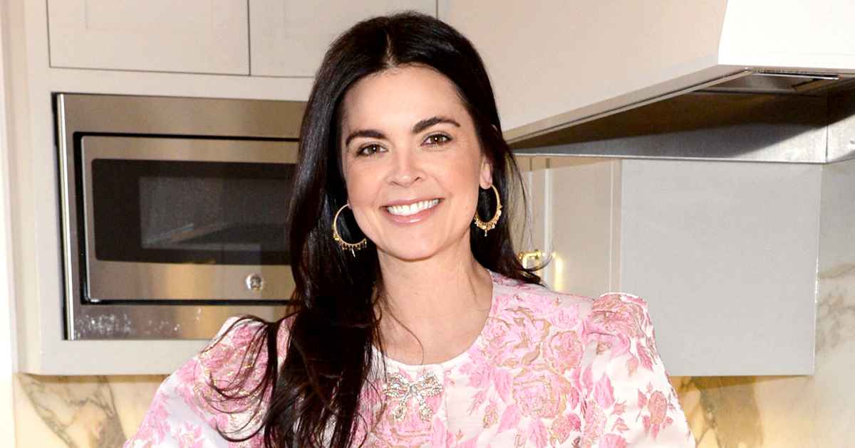Katie Lee Biegel Relaxes With Wine After a Busy Day as a Mom | Us Weekly