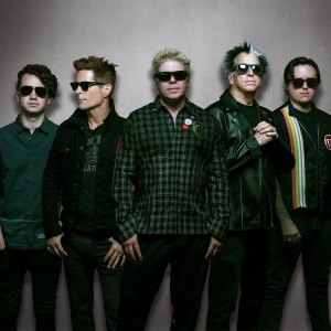 The Offsprings Dexter Holland and Noodles Reflect on Smash 30 Years Later Still Fresh as Ever Exclusive