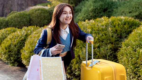 XO Kittys Anna Cathcart Says Kitty Doesnt Always Need to Be in a Relationship Ahead of Season 2