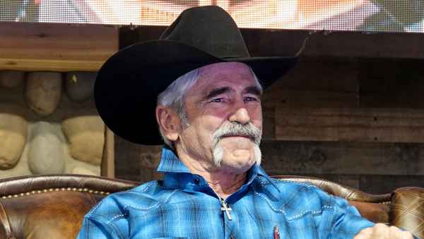 Yellowstone’s Forrie Smith Claims He Was ‘Kicked Off’ a Plane for Refusing to Sit Next to Masked Person
