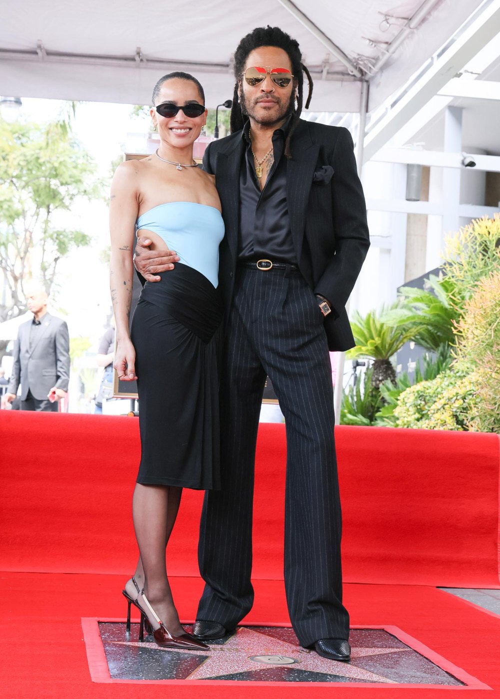 Zoe Kravitz Hilariously Roasts Dad Lenny Kravitz s Fashion Choices at His Walk of Fame Ceremony 967