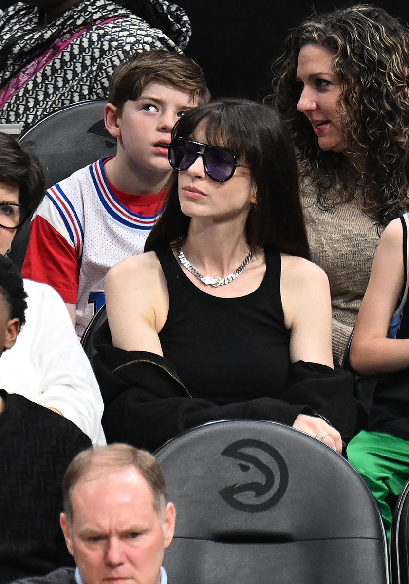 Anne Hathaway at an NBA game on March 23, 2024.