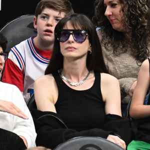 Anne Hathaway at an NBA game on March 23, 2024.