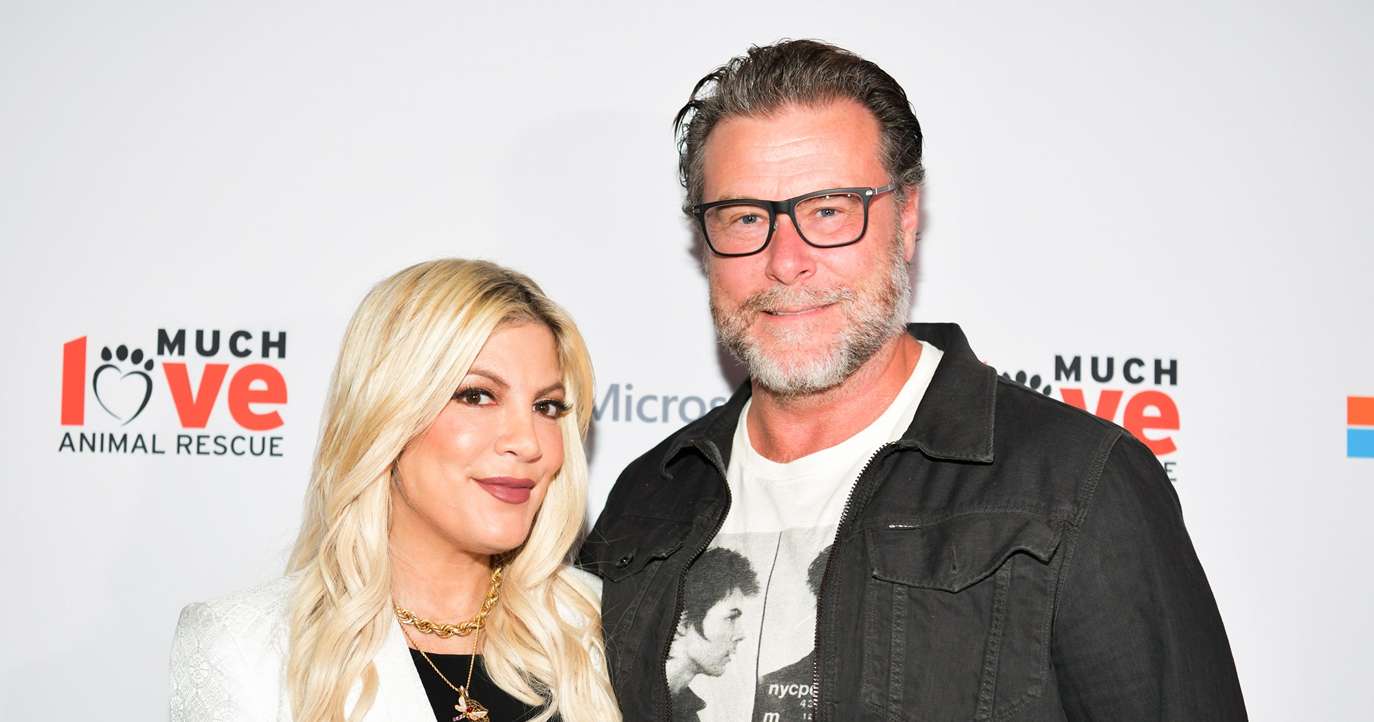 Tori Spelling Hugs Ex Dean McDermott's Girlfriend Lily Calo - Vimarsana News