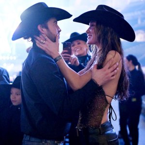 Bella Hadid Proves Shes Boyfriend Adan Banuelos No 1 Fan During Equestrian Competition