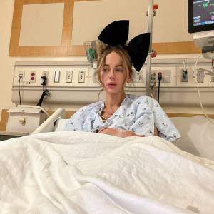 Kate Beckinsale Shares Selfie From Hospital Bed Days After 1st Revealing Treatment