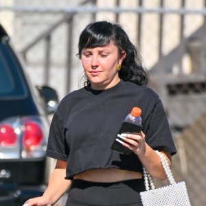 Amanda Bynes Announces Return to School to Become Manicurist 457