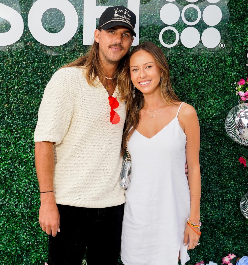 Bachelor Nation's Abigail Heringer and Noah Erb Set a Date for Their Wedding: ‘Countdown Begins’