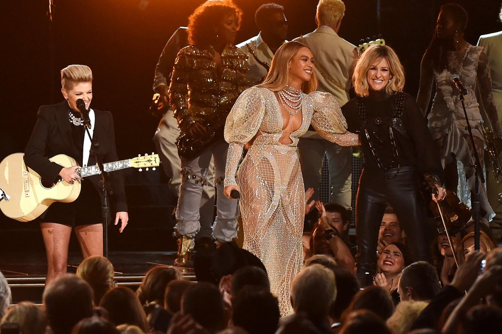 CMAs Attendee Recalls Racist Jeers Directed at Beyonce During 2016 Performance 2