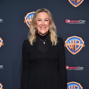 Catherine O Hara Has a Message for Anyone Who Doesn t Like the Beetlejuice Sequel F—k Them 522