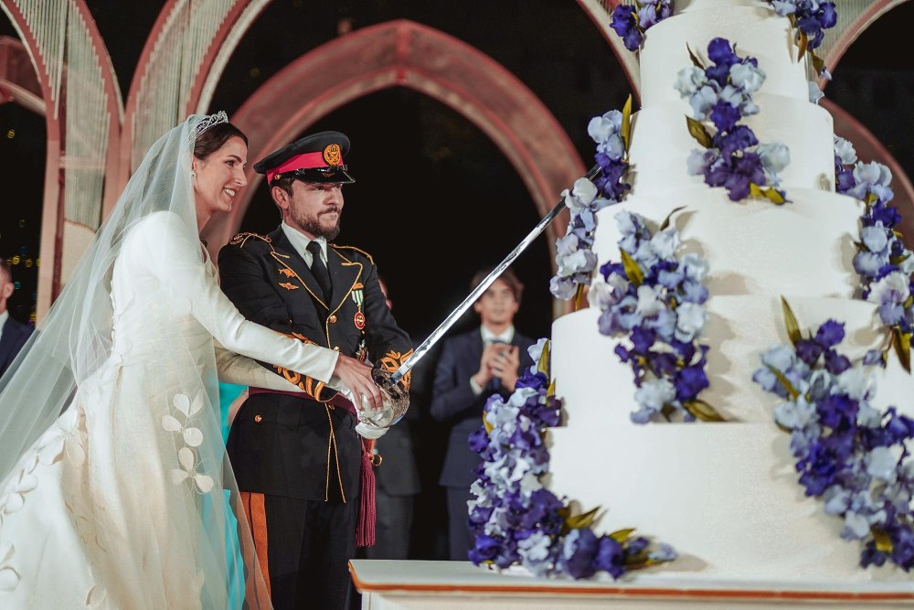 Crown Prince Hussein of Jordan and Wife Princess Rajwa Are Expecting Baby No 1 573