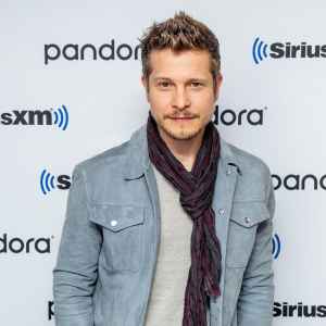 Does Matt Czuchry Think Gilmore Girls Logan Lowered Bar for Boyfriends