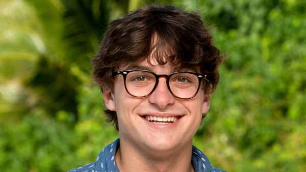 Feature Survivor 44 Carson Garrett Accused of Stealing Friend Puzzle Ideas