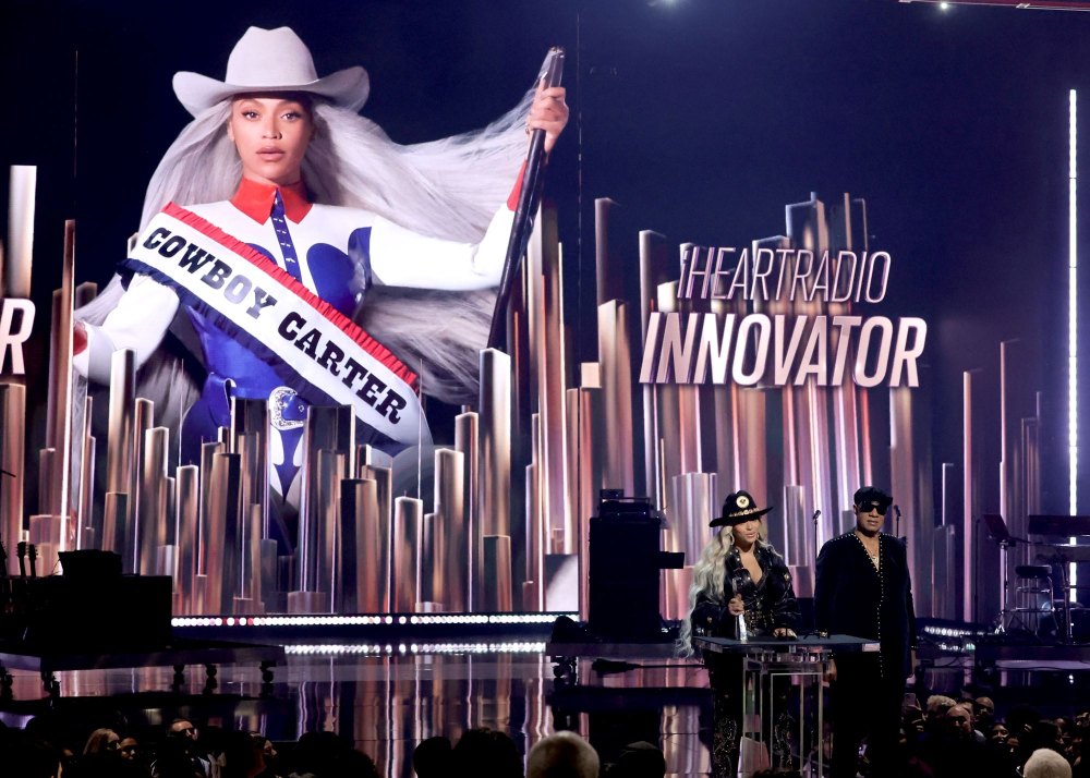 Beyonce receives the Innovator Award at iHeart Radio Awards