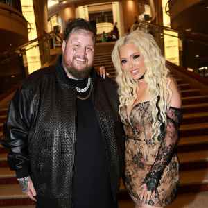 Jelly Roll and Bunnie XO s Plane Makes Emergency Landing En Route to CMT Awards I Swear We re Coming 309
