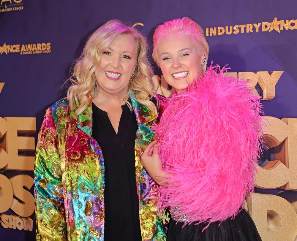 JoJo Siwa's mother thanked her for 