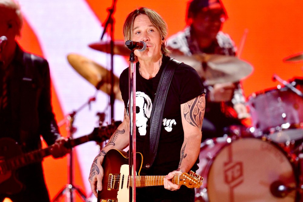 Keith Urban Rocks Out While Performing Straight Line at the 2024 CMT Music Awards