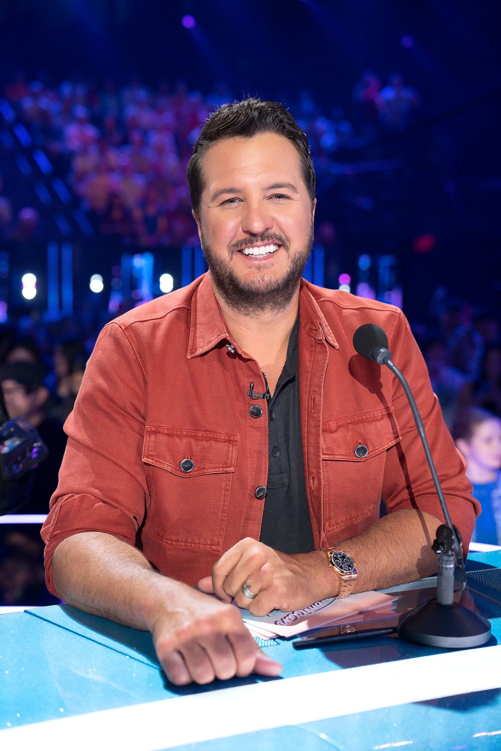 Luke Bryan é questionado no American Idol sobre seu show no outono