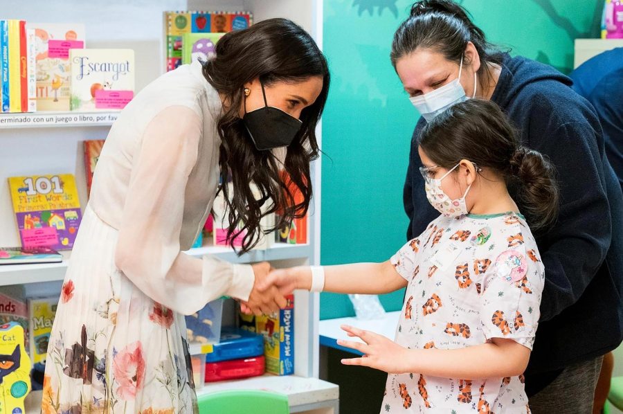 Meghan Markle Continues Charitable Initiative With Visit to Childrens Hospital Los Angeles