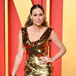 Minnie Driver Says 1998 s Hard Rain Wouldn t Let Her Wear Wetsuit 047