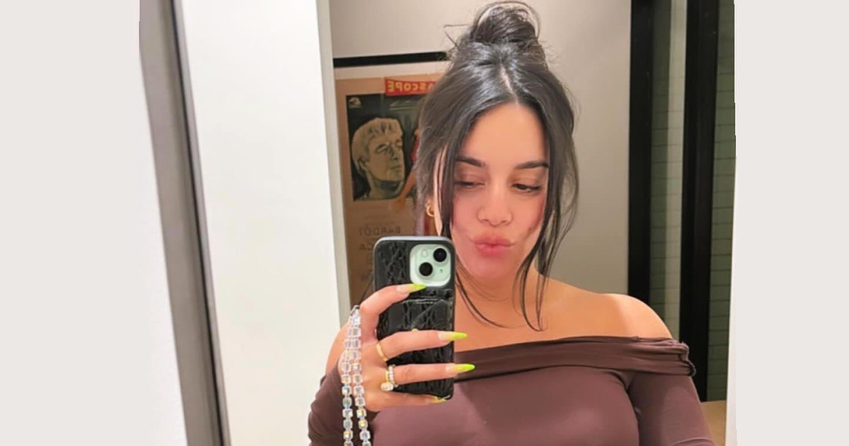 Vanessa Hudgens Shows Off Baby Bump In Skin Tight Dress: ‘Date Night’ Vanessa Hudgens Shows Off Baby Bump In Skin Tight Dress: ‘Date Night’