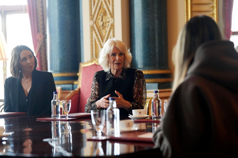 Rainha Camilla retorna aos deveres reais com evento no Palácio de Buckingham 2