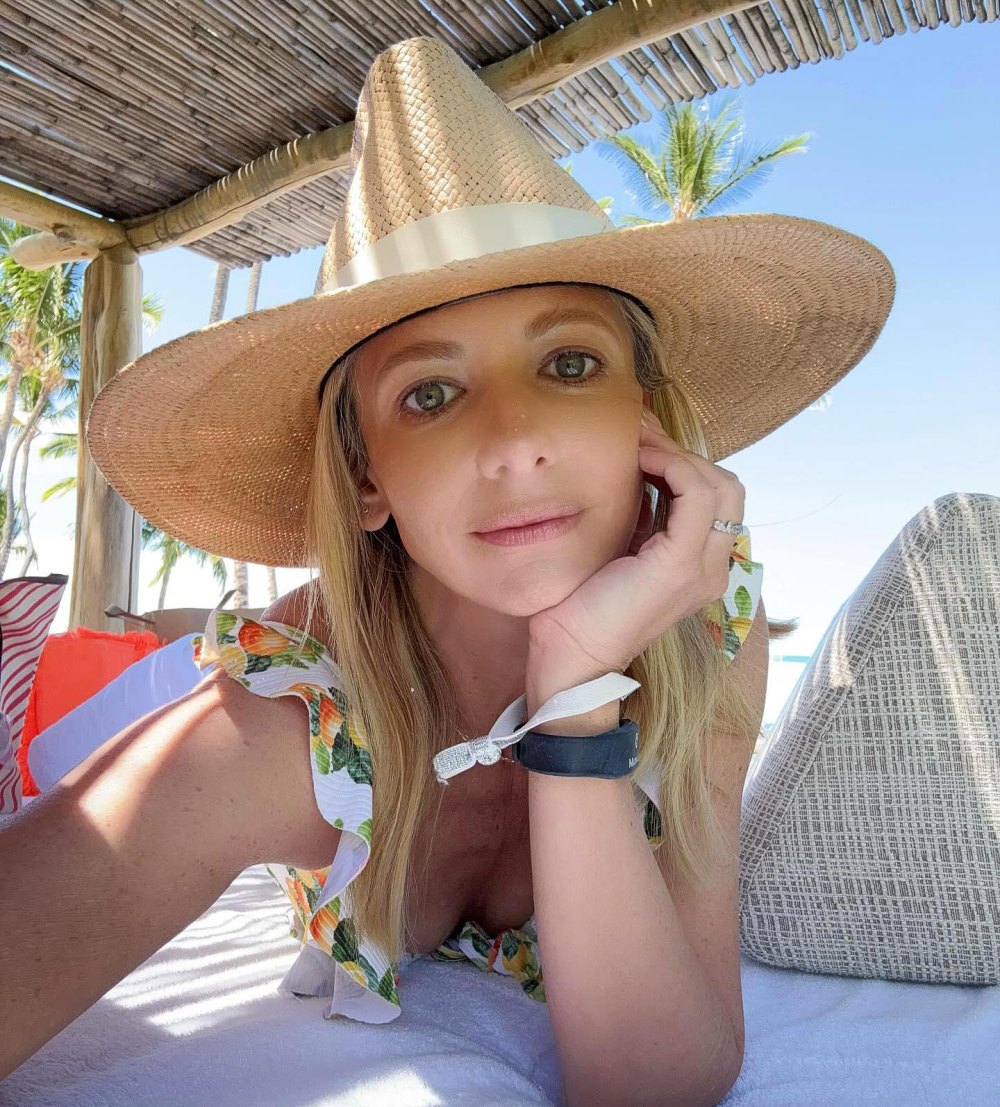 Sarah Michelle Gellar Shows Off Her Tanned and Toned Fitness Bod While on Vacation With Her Family 206