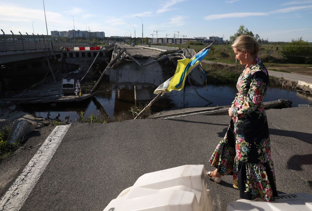 Sophie visits Romanviska Bridge in Ukraine