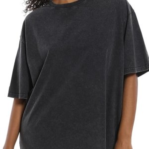 Black tshirt and model