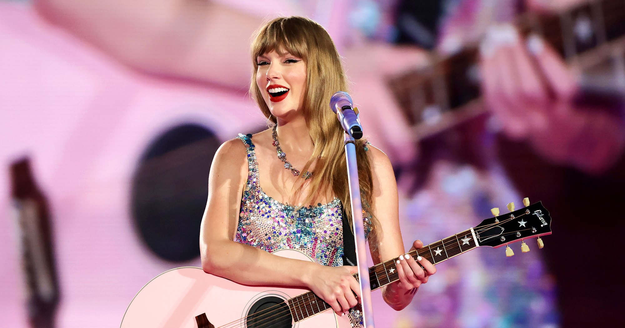 Taylor Swift Celebrates TTPD After Releasing 11th Studio Album - Vimarsana News