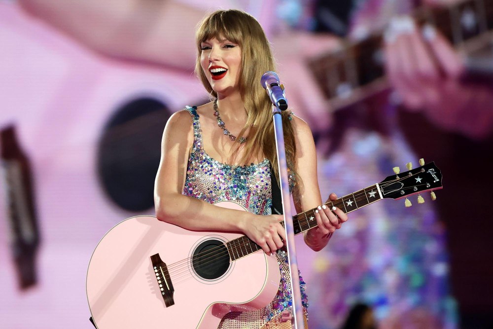 Elementary school teacher Taylor Swift says she always wrote poetry