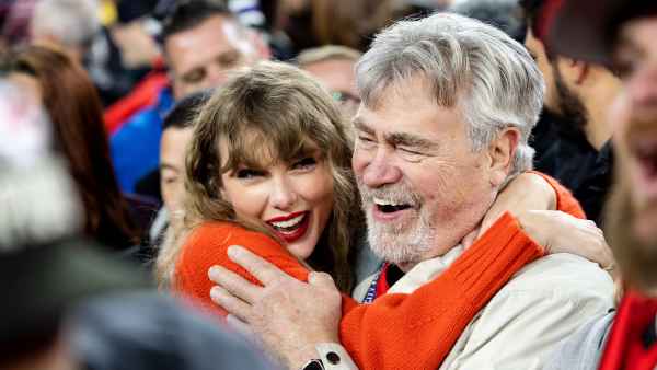 Taylor Swift Fans Freak Out Over So High School Shout-Out to Ed Kelce