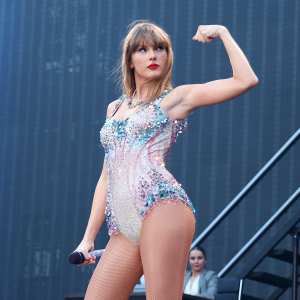 Taylor Swift Included a Hand-Written Memento With RSD Editions of TTPD
