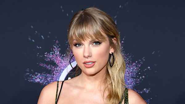 Taylor Swift 'Likes' Video Praising Her Taking Off the 'Parental Controls' With 'TTPD' Album