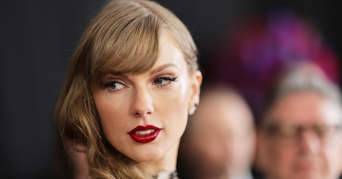 Taylor Swift Mural in Chicago Contains a Secret Tortured Poets Department Message