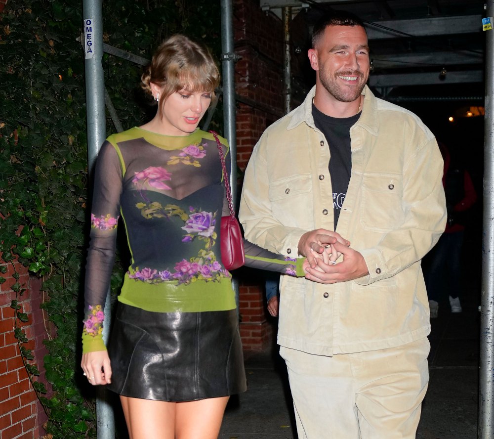 Taylor Swift and Travis Kelce Cozy Up in Same Booth