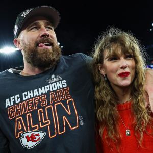 Taylor Swift and Travis Kelce Receive Stunning Replica of Arrowhead Stadium