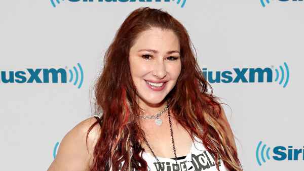 Tiffany Recalls Being Starstruck Meeting Michael Jackson After She Knocked ‘Bad’ Out of No. 1 Spot