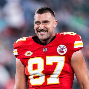 Travis Kelce Is The Perfect Host for Are You Smarter Than a Celebrity TV Show- Source 356