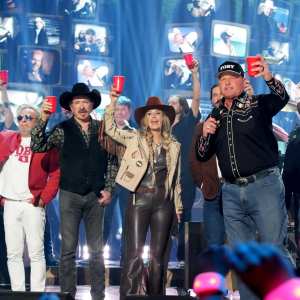 Lainey Wilson and Brooks Dunn Lead Emotional CMT Awards Tribute to the Late Toby Keith